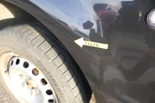 VW Passat 3B Kotflügel vorne links schwarz LC9Z blackmagic (162646)