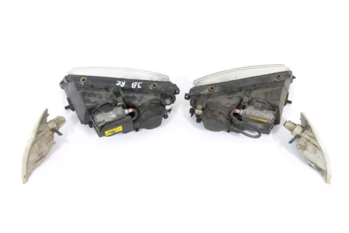 VW Passat 3B Scheinwerfer rechts und links vorne Xenon + Steuergerät (162650)