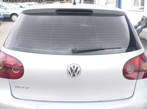 VW Golf 5 V Heckklappe hinten Kofferraumklappe mit Scheibe silber grau LA7W Sil