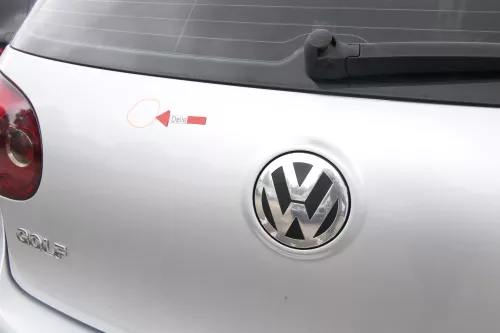 VW Golf 5 V Heckklappe hinten Kofferraumklappe mit Scheibe silber grau LA7W Sil (162662)