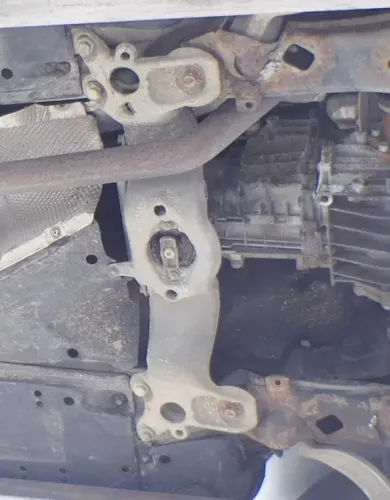 Audi A4 8E B6 Querrohr Querträger Halter Getriebe 8E0399261P (162708)