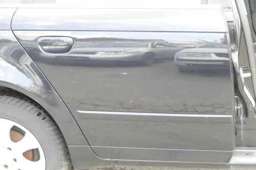 Audi A4 B7 8E Tür hinten rechts schwarz LZ9Y Kombi mit Scheibe und Rahmen (162973)