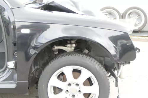 Audi A4 8E B7 Kotflügel vorne rechts schwarz LZ9Y