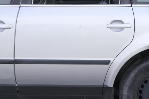 VW Passat 3B 3BG 3B6 Kombi Variant Tür hinten links silber LA7W reflexsilber sd (162987)