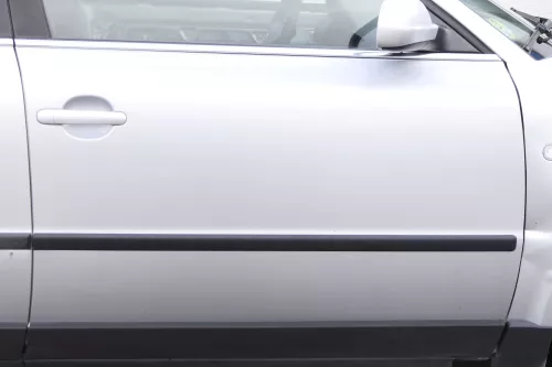 VW Passat 3B 3BG Kombi + Limo Tür vorne rechts Beifahrertür grau silber LA7W (162988)