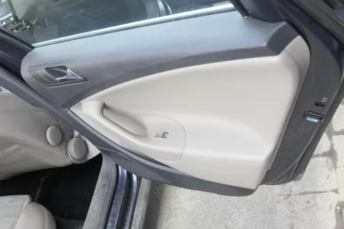 VW Passat 3C Variant 4x Türverkleidung Verkleidung Tür Leder latte macchiato sch (163023)