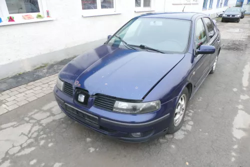 Seat Leon Toledo 1M Steuergerät Airbag Airbagsteuergerät 1C0909601  017