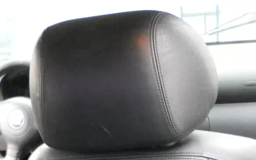 1x Seat Leon Toledeo 1M Sitz vorne links rechts Kopfstütze Leder schwarz (163192)