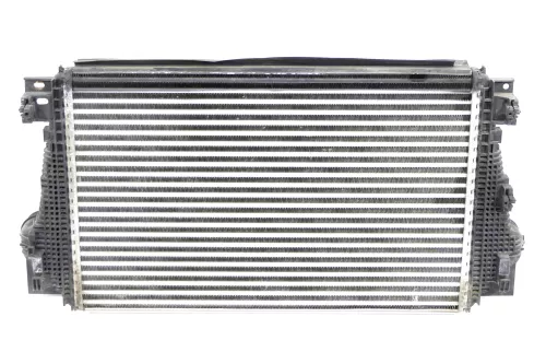 VW Amarok 2H Ladeluftkühler Ladeluft Kühler TDI 2,0 2H0145804C - 17.000km