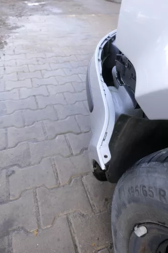 VW Passat 3BG Stoßstange vorne Frontstoßstange Stoßfänger silber LA7W reflexsilb (163297)