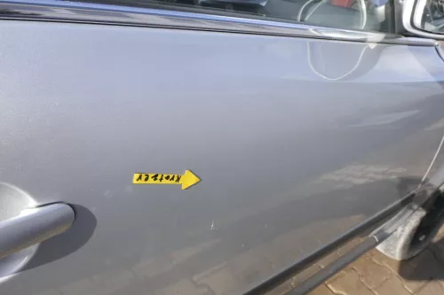 VW Passat 3B 3BG Kombi + Limo Tür vorne rechts Beifahrertür grau silber LA7W (163302)