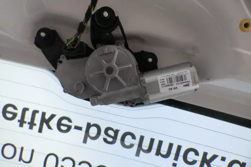 VW Caddy SA Wischermotor Motor Scheibenwischer hinten Heckwischer 2K5955711A