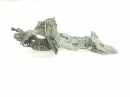 VW Caddy Halter Konsole Lichtmaschine Träger 2,0 TDI 04L903141B Pumpe DFSB (163435)