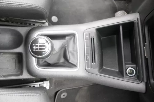 VW Golf Plus 5M Schaltknauf Schaltsack Schaltung Schaltknüppel 6-Gang Leder (163547)