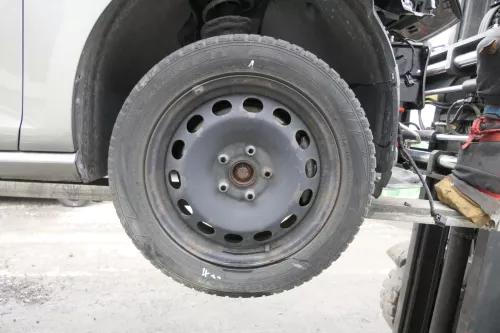 VW Golf 7 5G Reifen Winterreifen 205/55 R16 91TH Stahlfelgen Felgen 3-6mm (163748)