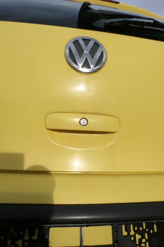 VW Polo 9N3 9N Heckklappe Kofferraumklappe Klappe gelb LD1B ohne Anbauteile (163798)