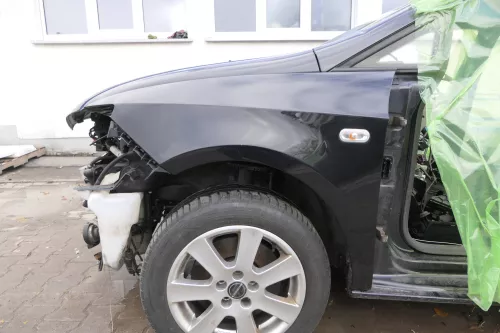 Seat Ibiza 6J Kotflügel vorne links schwarz LC9Z 6J0821021A