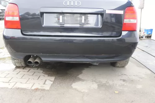 Audi A4 B5 Kombi Variant Stoßstange hinten Heckstoßstange schwarz LZ9W Facelift