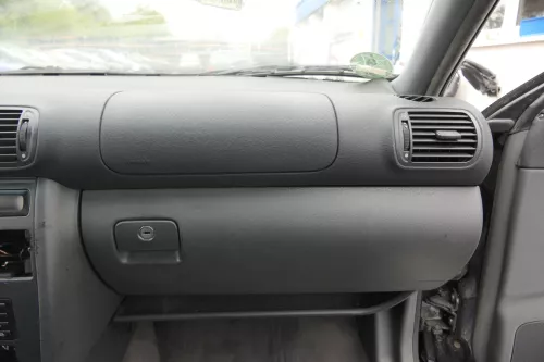 Audi A3 8L Handschuhfach Klappe 8L1857095 schiefer onyx grau