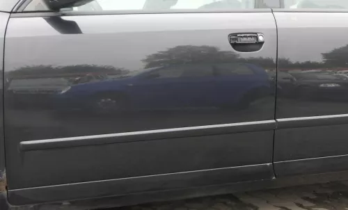 Audi A4 B6 8E nur Türblatt Tür vorne links Fahrertür schwarz LZ9W Kombi+Limo