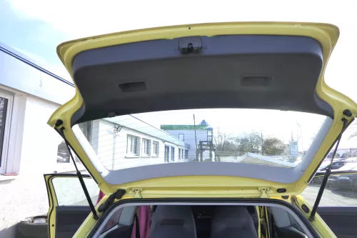 VW Polo 9N3 9N Heckklappe Kofferraumklappe Klappe gelb LD1B ohne Anbauteile (164346)
