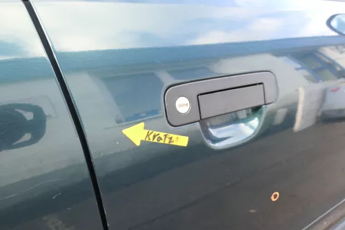 Audi A4 B5 Tür nur Türblatt vorn rechts Beifahrertür grün LZ6U Kombi Limo (164421)