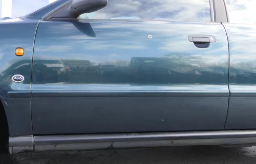 Audi A4 B5 Tür nur Türblatt vorne links Fahrertür grün LZ6U Kombi od Limo