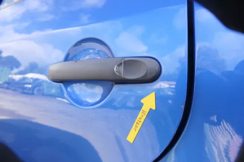 VW Touran 1T 1T3 Tür hinten links blau LA5X und Scheibe ohne Anbauteile (164456)