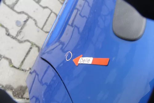 VW Touran 1T 1T3 Tür hinten links blau LA5X und Scheibe ohne Anbauteile (164456)