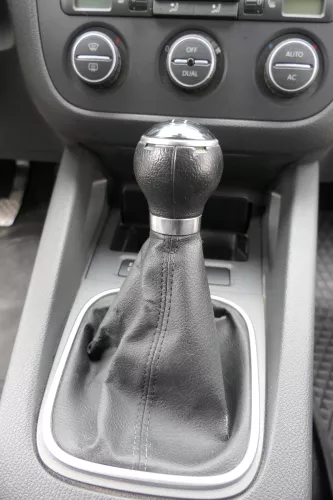 Golf 5 Schaltknauf Schaltsack Schaltung Schaltknüppel Leder 5-Gang 1K0711113CD (164525)