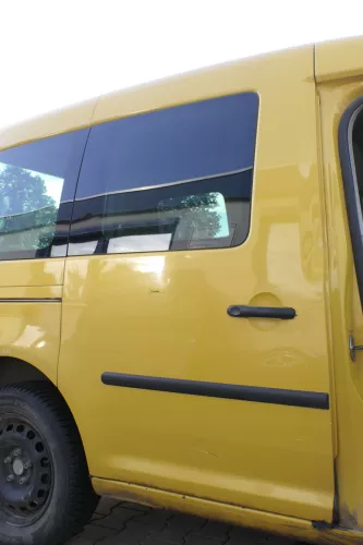VW Caddy 3 2k Tür hinten rechts gelb Post L132 Schiebetür mit Scheibe