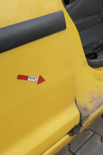 VW Caddy 3 2k Tür hinten rechts gelb Post L132 Schiebetür mit Scheibe (164537)