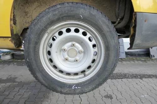 2x Felgen Caddy 2K 195/65 R15 Winterreifen Felge 6jx15H2 ET47 Reifen - 6mm (164569)