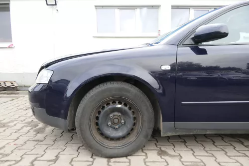 Audi A4 8E Bremssattel 8E0615123D vorne links Halter Bremse Satttel ALZ 1,6