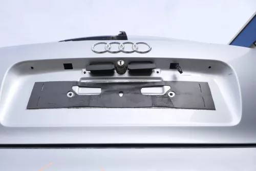 Audi A3 8L bis cBj. ca1999 Heckklappe Kofferraumklappe Klappe hinten LY7M silber (164796)