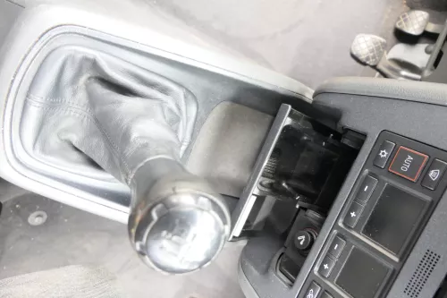 Audi A3 8L Schaltknauf Schaltsack Schaltung Schaltknüppel 5-Gang 1,6 (164804)