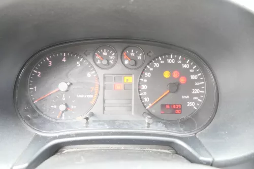Audi A3 8L Tacho Tachometer Kombiinstrument 8L0919860E 161.000k Benziner 260km/h
