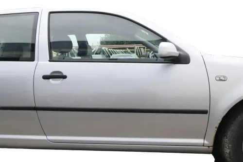 VW Golf 4 Tür vorne rechts Beifahrertür 2/3-Türer LA7W silber grau ohnAnbauteile