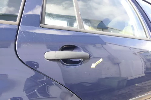 VW Golf 4 Bora Tür hinten rechts nur Kombi /Variant blau LA5G ohne Anbauteile (164876)