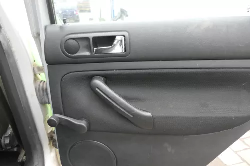 1x VW Golf 4 1J Limousine Türverkleidung Verkleidung Tür hinten rechts schwarz (164940)