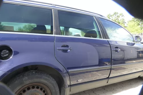 VW Passat 3B 3BG 3B6 Kombi Avant Tür hinten rechts mit Scheibe blau LB5N