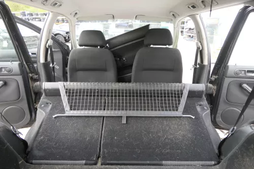 VW Bora Golf 4 Kombi Variant Hundegitter Trenngitter Gitter 1J9861691M + Halter (165039)