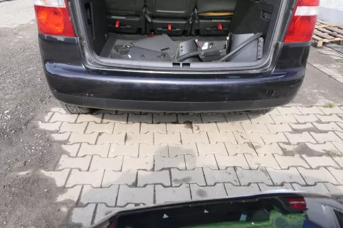 VW Touran 1T Stoßstange hinten Heckstoßstange Stoßfänger schwarz LC9Z