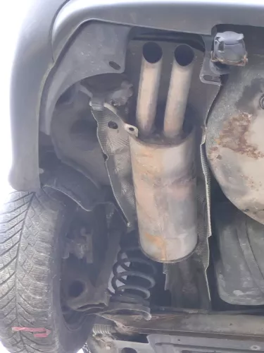 Audi A6 4B Auspuff Endschalldämpfer hinten 2,4 ALF 4B0253609D