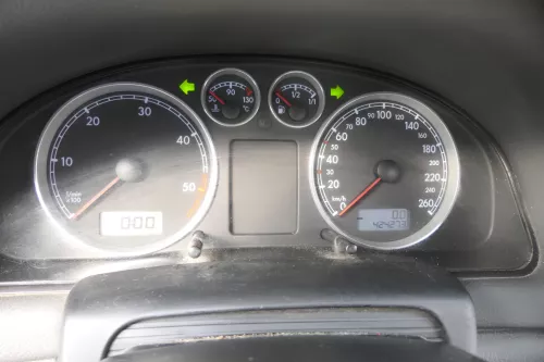 VW Passat 3BG Tacho Tachometer Kombiinstrument 424.000km 3B0920809C Diesel TDI (165120)