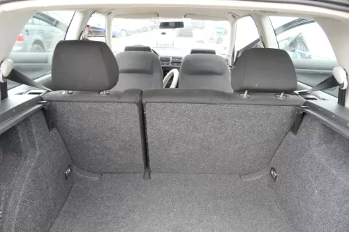 Golf 4 Limousine Sitz Rückbank Rücksitzbank Sitzfläche Sitze Kopfstützen schwar (165169)