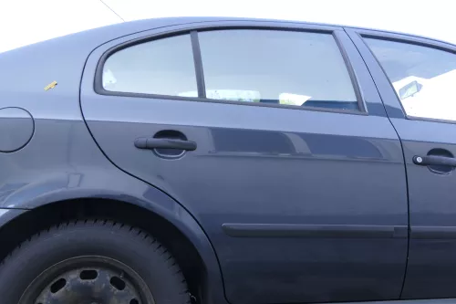 Skoda Octavia 1U Limousine Tür hinten rechts grau L8L8 LF7S - ohne Anbauteile