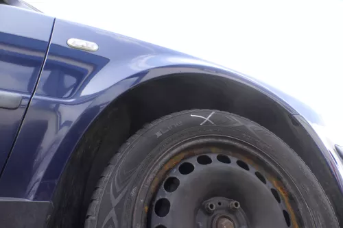 VW Passat 3BG 3B6 Kotflügel vorne rechts blau LA5E (Blinkerloch) (165236)