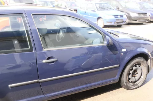 VW Golf 4 Tür vorne rechts Beifahrertür 2/3-Türer blau LA5G ohnAnbauteile