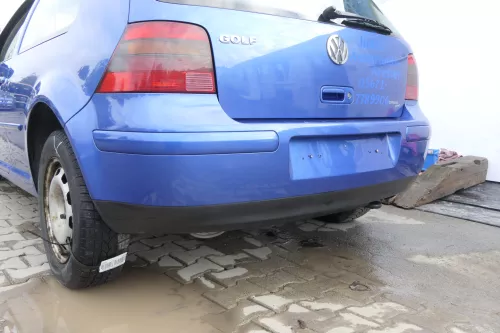 VW Golf 4 Limousine Stoßstange hinten Heckstoßstange Stoßfänger blau LW5Y (165324)